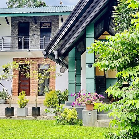 Aura Villa Полоннарува Экстерьер фото
