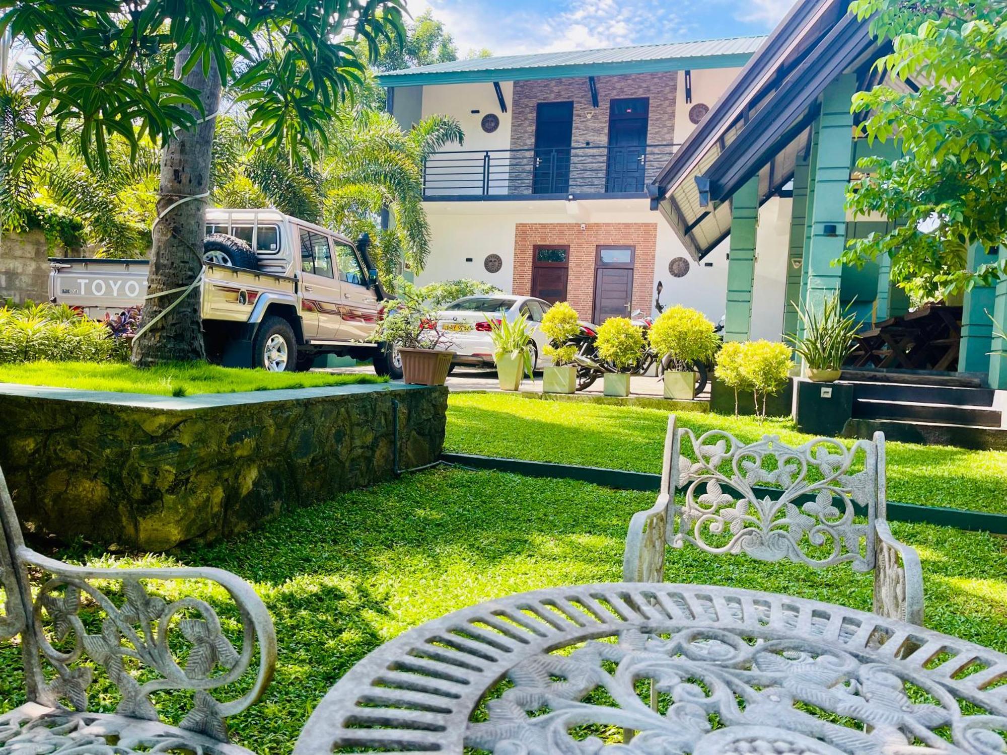 Aura Villa Полоннарува Экстерьер фото